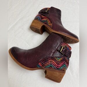 Comfortiva Creston Eggplant Red Whimsical Colorful Leather Ankle Boots Size 10